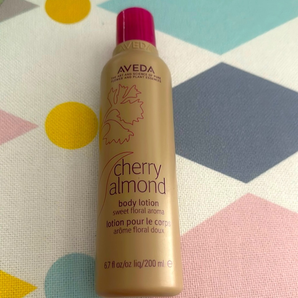 Aveda - cherry almond body lotion 200ML